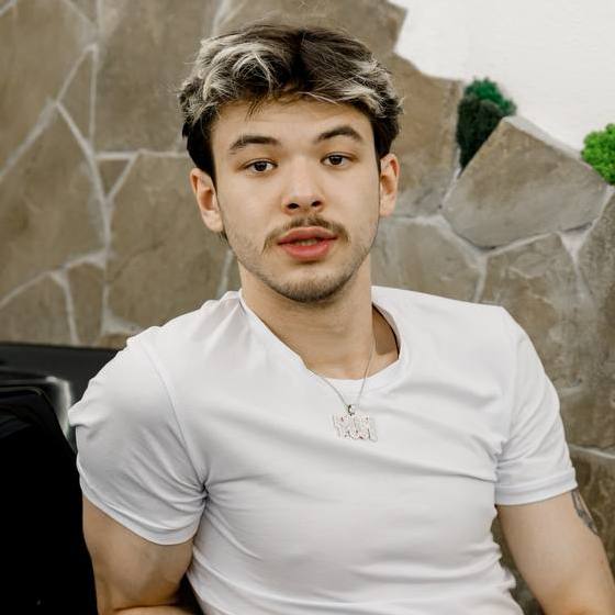 Евгений Юхнович